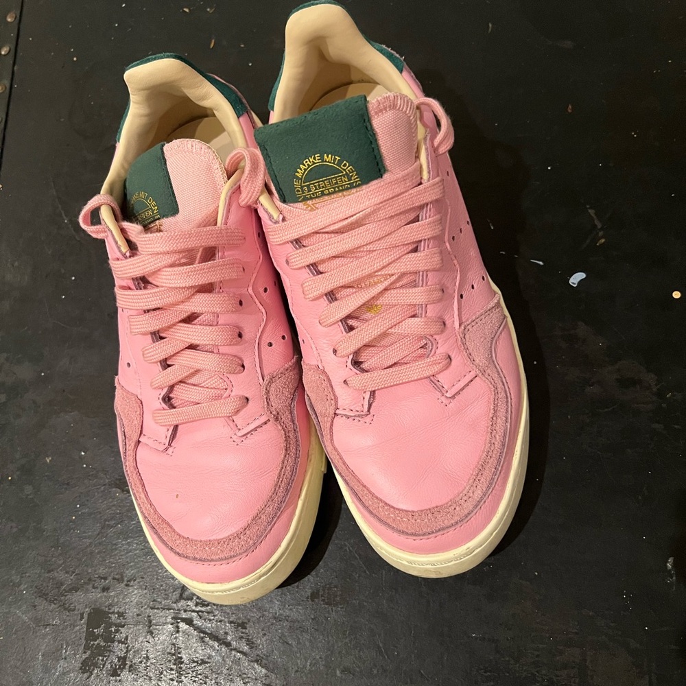 Adidas Stan Smith Sneakers in Pink & Green - Size 6
